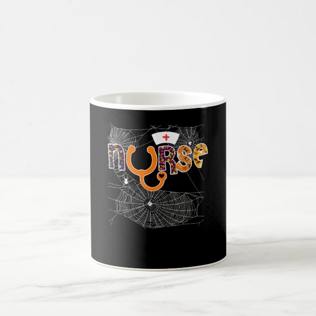 Mug Infirmière Halloween avec citrouille Boo araignée  (Centre)