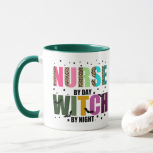 Mug Infirmière par jour, sorcière par Empreinte de léo