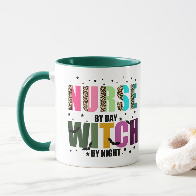 Mug Infirmière par jour, sorcière par Empreinte de léo (Avec donut)