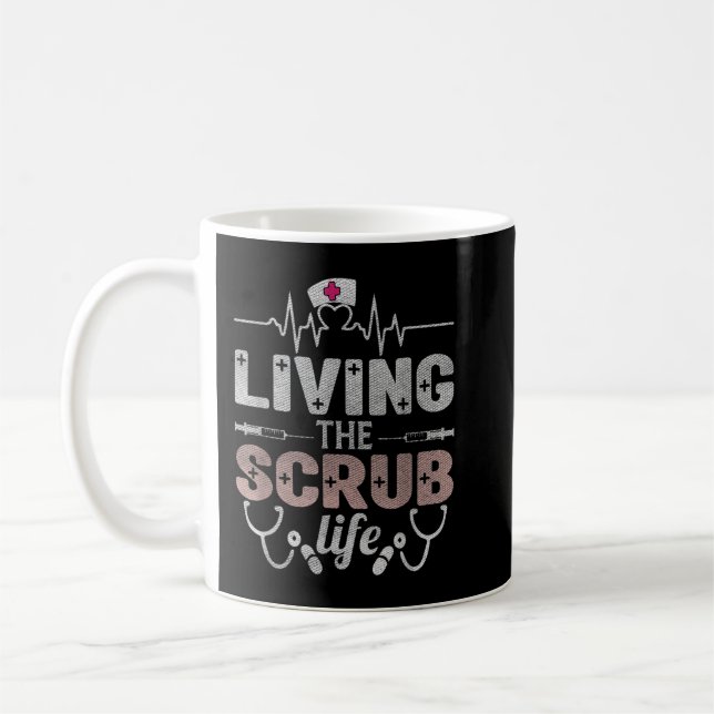 Mug Infirmière Vivre La Vie Scrub Coeur Éthéthoscope (Gauche)