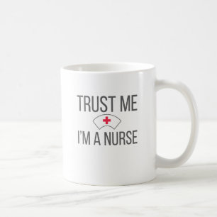 Mug Infirmières et infirmiers Faites-moi confiance d'é