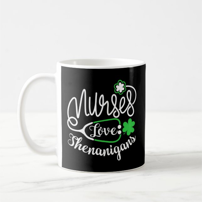 Mug Infirmières Love Shenanigans - Rn Jour de la St Pa (Gauche)