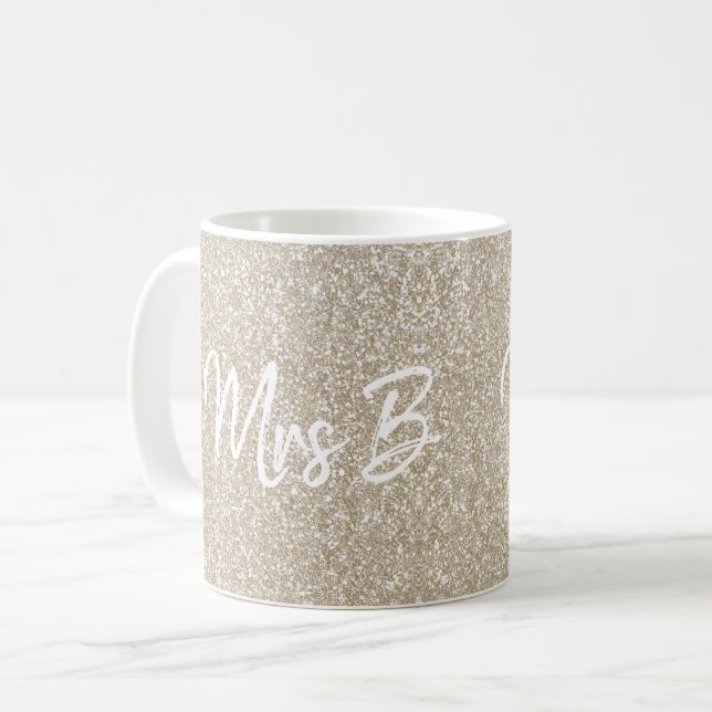 Mug Initiale de Mme Champagne Beige Personnalisée avec (Devant gauche)