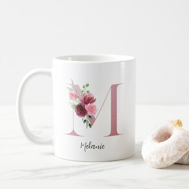 Mug Initiale florale M Roses Bourgogne Modifiable Nom (Avec donut)