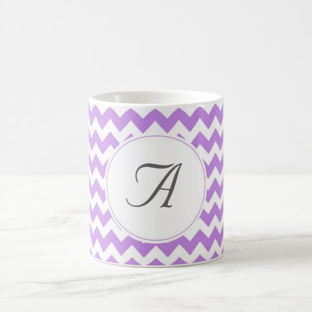 Mug Initiales de Chevron de monogramme (Centre)