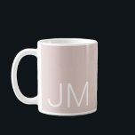 Mug Initiales monogrammes surdimensionnées rose<br><div class="desc">Tasse monogramme gras et surdimensionnée. Initiales blanches de type moderne surlignées sur un arrière - plan rose vif. Idéal pour tenir des stylos et des crayons ou votre boisson préférée. Kimberly Brett.</div>