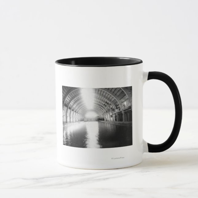Mug Intérieur de la plus grande salle de bain à remous (Droite)