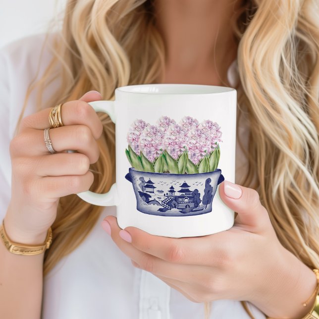 Mug Jacinthe rose dans un pot en céramique de style Ch (Pink hyacinths in blue and white Chinoiserie planter personalized mug)