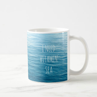 Mug J'AI BESOIN DE LA MER de VITAMINE - attaquez avec