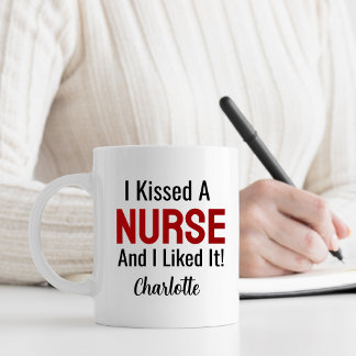 Mug J'ai embrassé une infirmière et je l'ai aimé Perso