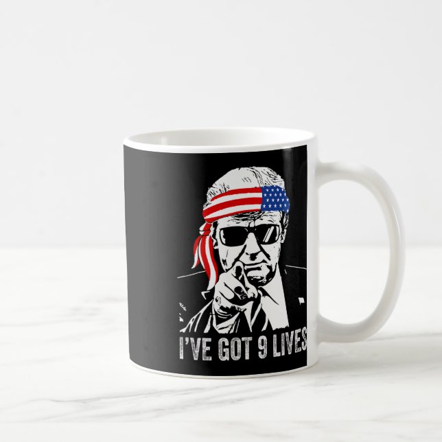 Mug J'ai neuf vies - Trump 2024 Drôle  (Droite)