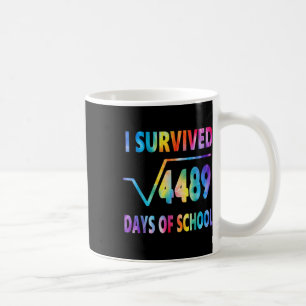 Mug J'ai survécu à 67 jours d'école Racine carrée 4489