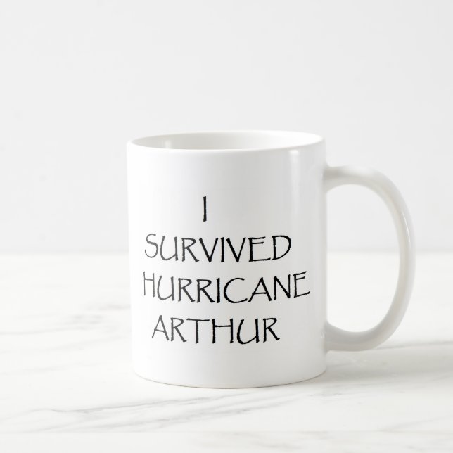 Mug J'ai survécu à l'ouragan Arthur (Droite)