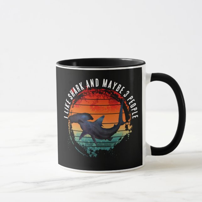 MUG J'AIME LES REQUINS ET PEUT-ÊTRE 3 PERSONNES (Droite)