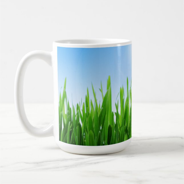 Mug Jardin à l'herbe verte avec conception de ciel ble (Gauche)