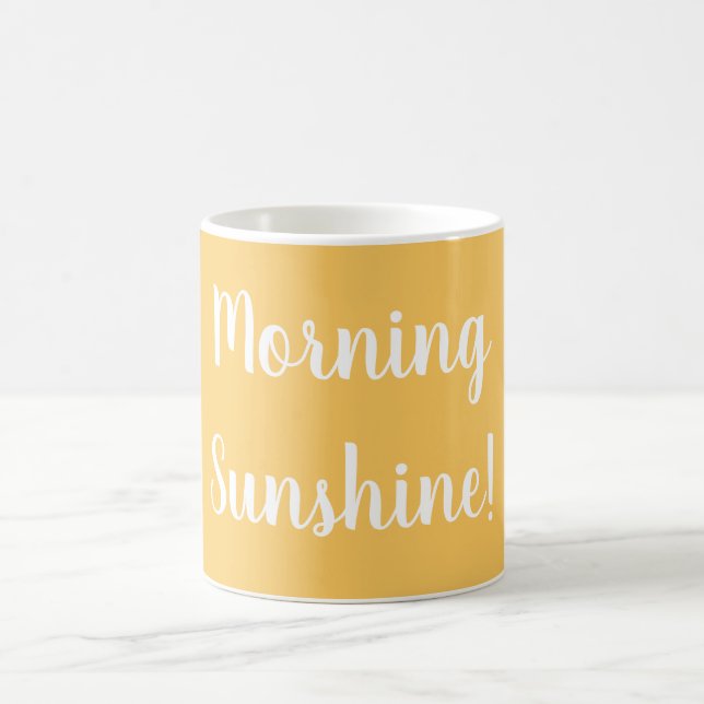Mug Jaune avec soleil du matin en texte blanc (Centre)