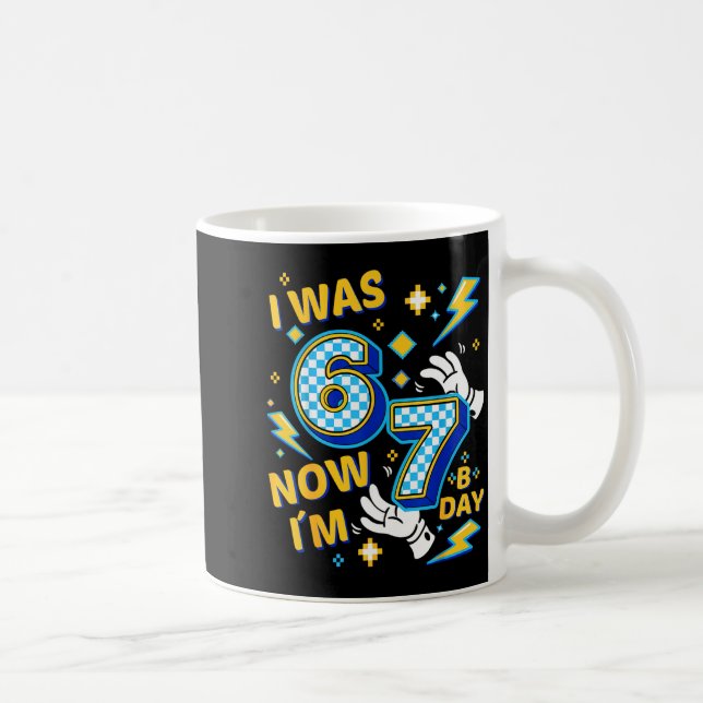 Mug J'avais 6 ans maintenant j'ai 7 ans à carreaux gam (Droite)
