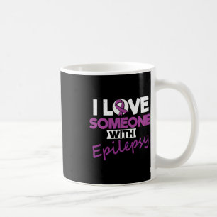 Mug Je aime quelqu'un avec la journée des crises d'épi