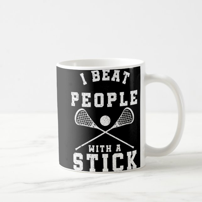 Mug Je Battre Les Gens Avec Un Joueur De Crosse Stick  (Droite)