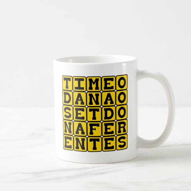 Mug Je crains les Grecs même lorsqu'ils offrent des ca (Droite)
