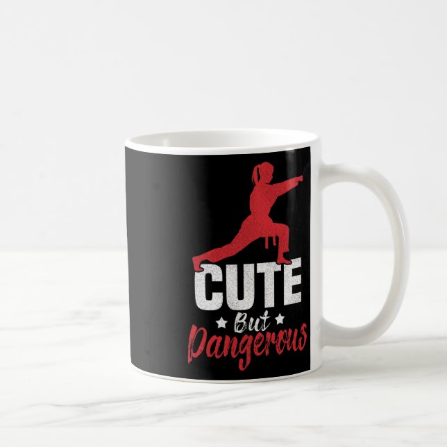 Mug Je donne des coups de pied comme une fille - Fille (Droite)