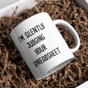 Mug Je juge ta feuille de calcul en silence drôle
