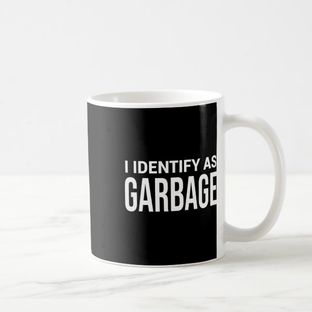 Mug Je m'identifie comme Garge pour Trump drôle déclar (Droite)