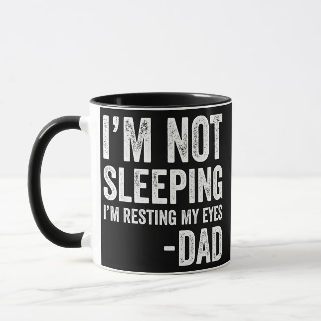 Mug Je Ne Dors Pas Je Me Repose Juste Les Yeux (Gauche)
