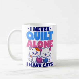 Mug Je ne matelasse jamais seul, j'ai des chats qui co