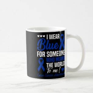 Mug Je porte du bleu pour quelqu'un qui compte énormém