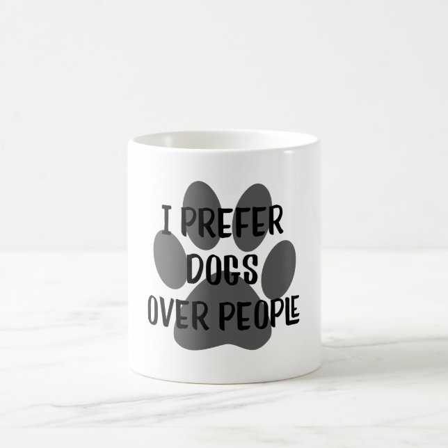Mug Je préfère les chiens aux Amoureux de les chiens (Centre)
