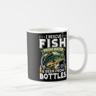 Mug Je Secourt Du Poisson À Partir De L'Eau Et De La B