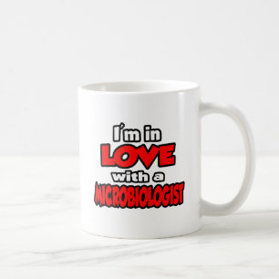 Mug Je suis amoureuse d'un microbiologiste