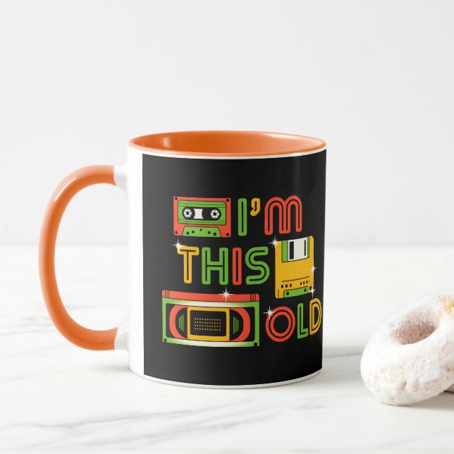Mug Je suis cette vieille technologie de reto (Avec donut)