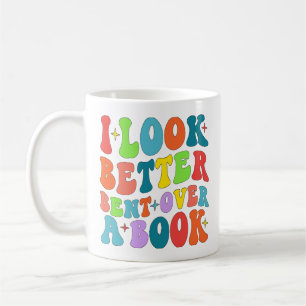 Mug Je suis encore plus séduisant penché sur un livre 