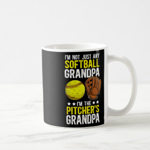 Mug Je suis le grand-père lanceur de softball d'un lan