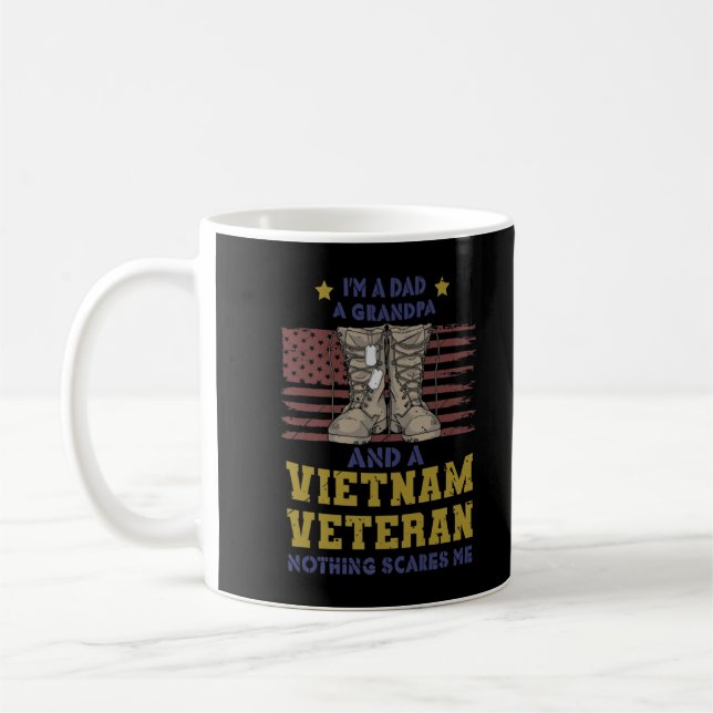Mug Je suis papa grand-père et vétéran du Vietnam Prem (Gauche)