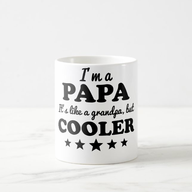 Mug Je suis un papa qu'il est comme un grand-papa mais (Centre)