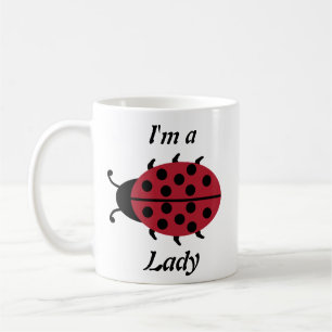 Mug Je suis une Étiquette dame avec du texte rouge et 