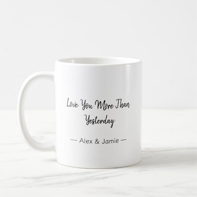 Mug Je t'aime plus qu'hier – Citation romantique (Gauche)