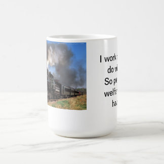 Mug Je travaille le train dur 00 de vapeur