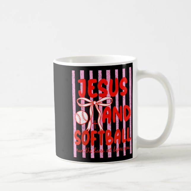 Mug Jésus et softball Coquette Maman de softball de jo (Droite)