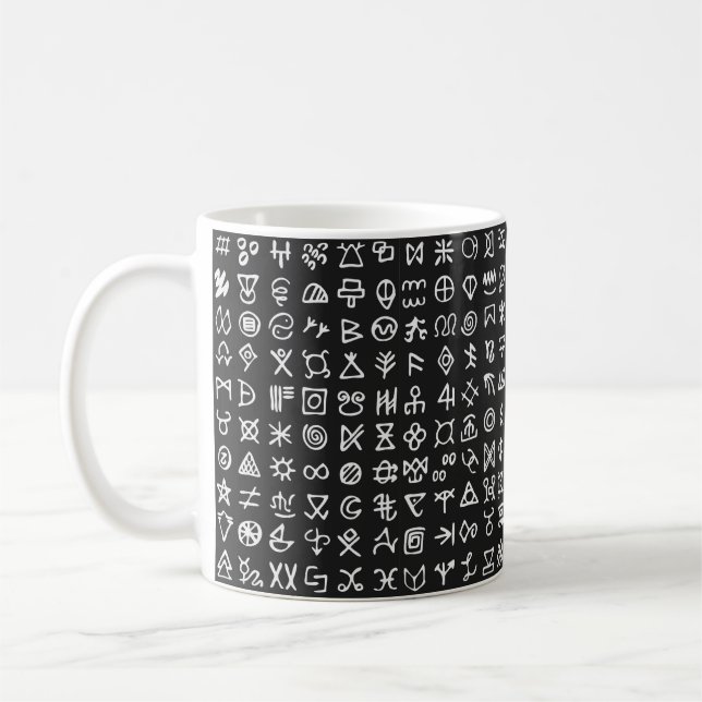 Mug Jeu de symboles rune les lettres police. Ancien oc (Gauche)