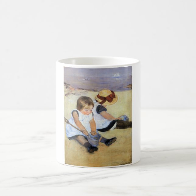 Mug Jeunes enfants jouant sur la plage (Mary Cassatt) (Centre)