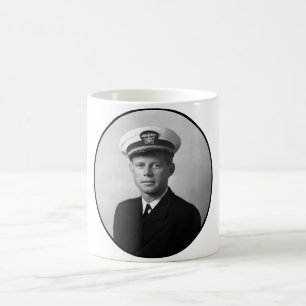 Mug JFK portant son uniforme de marine