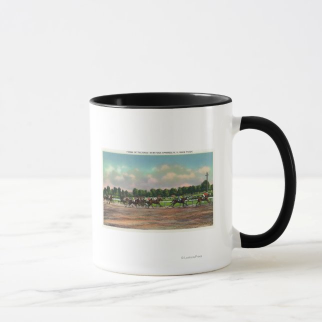 Mug Jockeys Finissant la course de chevaux sur la pist (Droite)