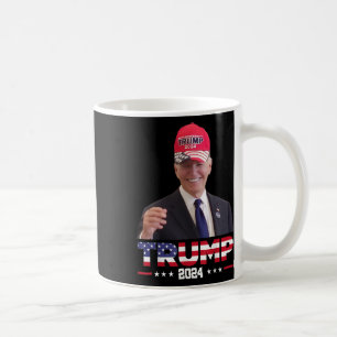 Mug Joe Biden Portant Un Casquette Trump 1