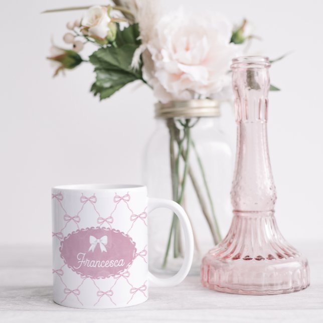 Mug Joli Bow rose style grand-millénaire (Pretty pink bow mug with name on front and back with crest name plate and white bow)