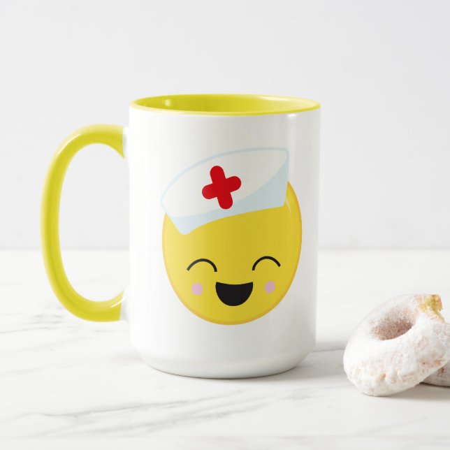 Mug joli travail infirmière associé ajouter monogramme (Avec donut)