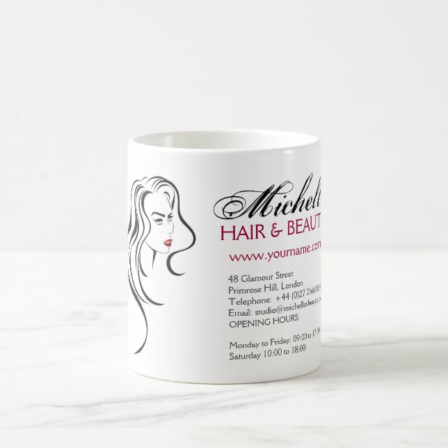Mug Jolie fille avec cheveux ondulés et Icône maquilla (Centre)